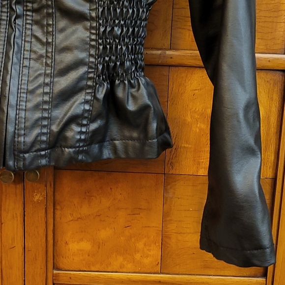 GIRLS FAUX LEATHER JACKET SIZE 10/12 - Picture 5 of 14